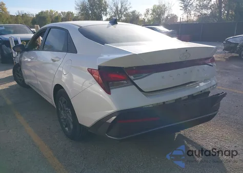 2024 Hyundai Elantra Sel z USA, uszkodzony, nr VIN KMHLM4DG3RU670448